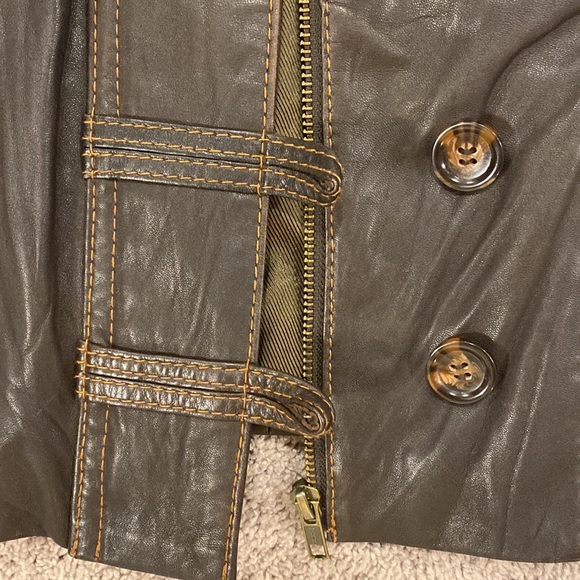 Danier vintage leather jacket. - Picture 6 of 8